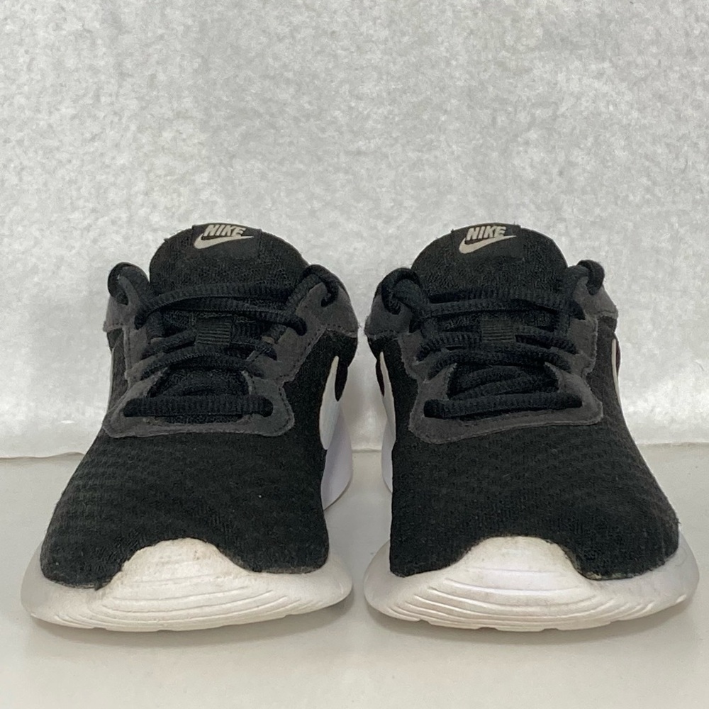 Nike Kids Black/White Tanjun Running Athletic Sneakers Shoes Size 3Y - Picture 3 of 11